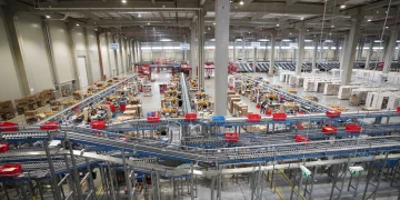 5 tendințe cheie din comerțul online în 2025: Ce crede eMAG că va îmbunătăți experiența clienților