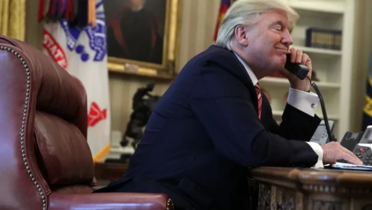 Trump vrea să-l ajute pe Putin, dar habar n-are cum. A apucat să promită pacea, în timp ce Kremlinul vrea război