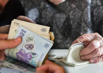 Ajutor financiar de Paște pentru pensionari. Cine primește 400 de lei în plus și cine beneficiază de sumă dublă