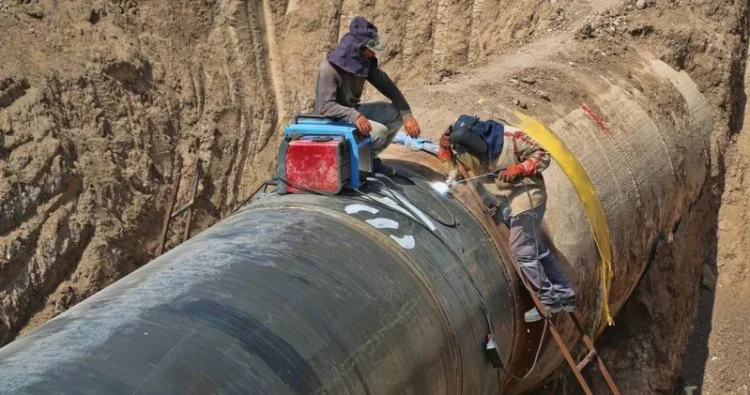 Rusia exportă tot mai puține gaze către Europa. Cine mai cumpără energie de la Putin