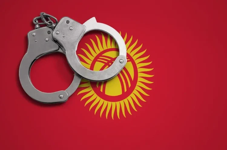 Un oficial rus și alte trei persoane au fost arestate în Kârgâzstan. Aceștia recrutau bărbați pentru a lupta în războiul din Ucraina Un oficial rus și alte trei persoane au fost arestate în Kârgâzstan. Aceștia recrutau bărbați pentru a lupta în războiul din Ucraina