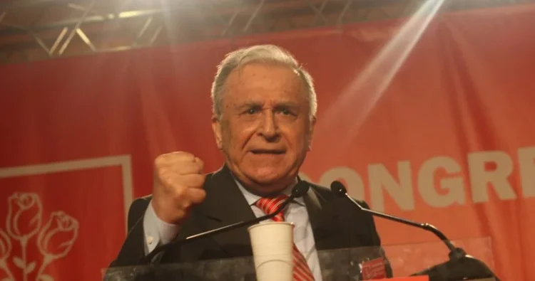 Ion Iliescu și Petre Roman, trimiși din nou în judecată în dosarul Mineriadei din 1990