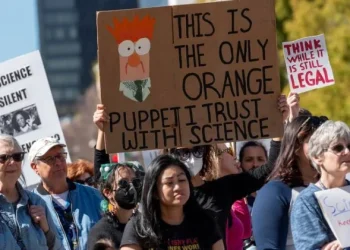 Proteste în masă în SUA împotriva lui Donald Trump: „Nicio persoană cu bun simț nu își dorește un dictator care știe prețul tuturor lucrurilor, dar valoarea niciunuia”