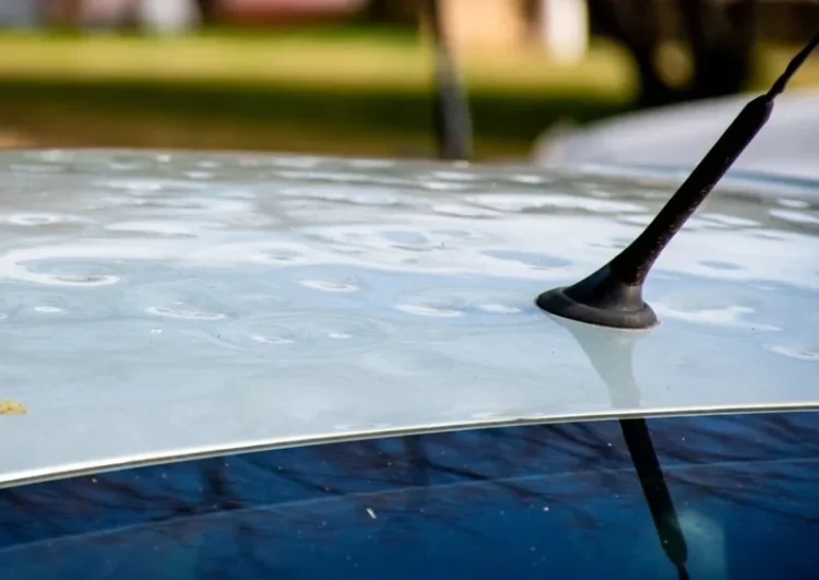 2025: Cine plătește reparația dacă mașina e lovită de grindină? Ce pagube acoperă RCA