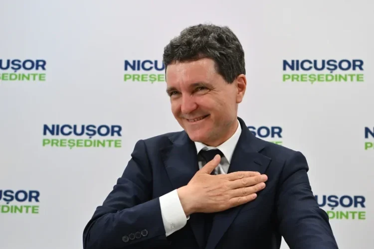 Nicușor Dan a început discuții cu specialiști în economie, „cei mai buni dintre ei”. Când se întâlnește cu partidele și ce spune despre o întâlnire cu AUR