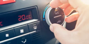 Auto sau Recirculare la aerul condiționat din mașină? Ce setare te ajută să consumi mai puțin carburant. Greșeala care îți golește rezervorul vara
