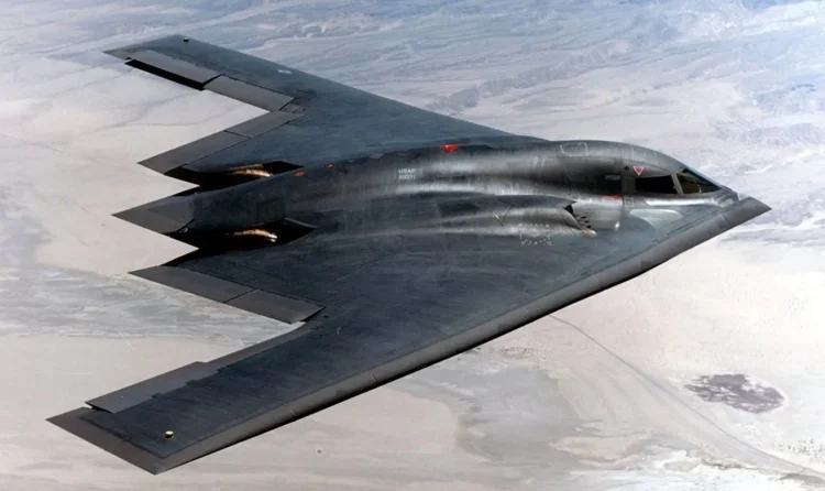 Bombardiere B-2 și giganticele bombe Massive Ordnance Penetrator: Cum poate arăta o eventuală implicare a armatei americane în Iran
