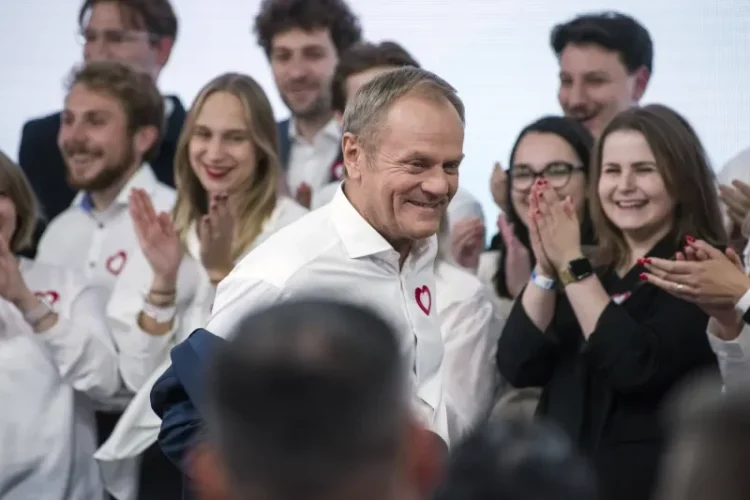 Alegeri Polonia: Șoc în tabăra aflată la putere. Donald Tusk e așteptat să mute decisiv pentru coaliția sa Alegeri Polonia: Șoc în tabăra aflată la putere. Donald Tusk e așteptat să mute decisiv pentru coaliția sa