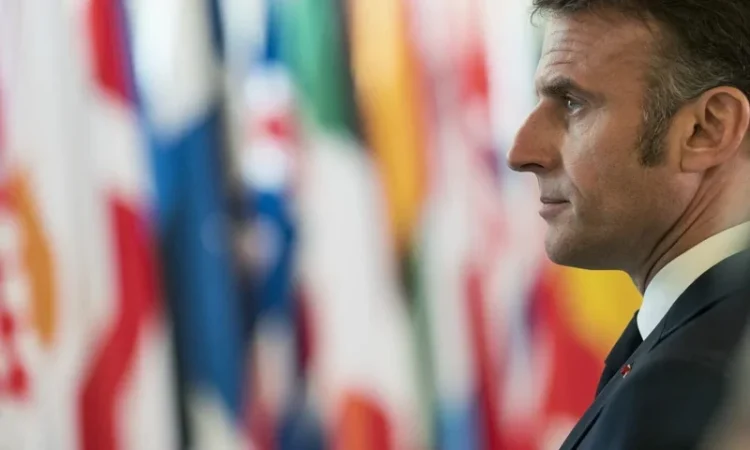 “Nu am inspirat suficientă teamă”: Macron consideră că UE nu a reușit să valorifice piața sa unică imensă în negocierile comerciale cu SUA