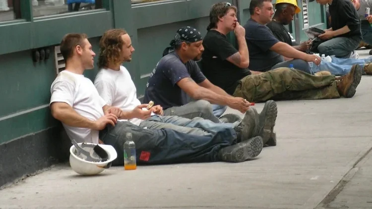 Un număr peste așteptări de locuri de muncă au fost create în luna iunie în SUA. Șomajul a ajuns la 4,1%