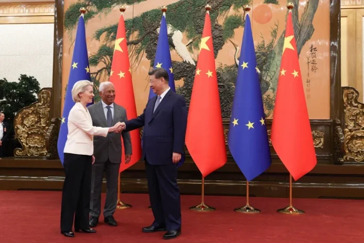 La summitul de la Beijing, UE a îndeamnat China la cooperare reală și reciprocitate. Discuțiile au vizat combaterea schimbărilor climatice, echilibrarea relațiilor economice și războiul din Ucraina