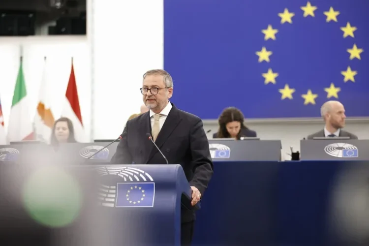 Eurodeputatul Dan Motreanu: Fermierii vor beneficia de plăți în avans mai mari din fondurile europene, urmând ca subvențiile să fie plătite începând cu 16 octombrie