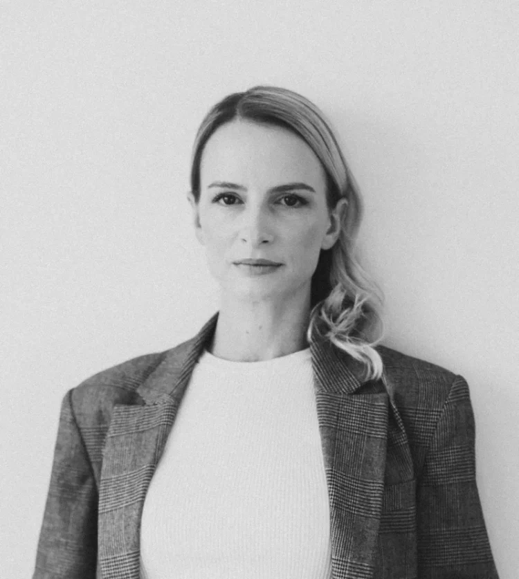 Nicoleta Hâncu despre sindromul impostorului, frică, libertate și iubire: „Vrei să fii tu, să fii autentic, imperfect, dar, dacă cine ești tu, nu e pe placul oamenilor, ce faci?” Nicoleta Hâncu despre sindromul impostorului, frică, libertate și iubire: „Vrei să fii tu, să fii autentic, imperfect, dar, dacă cine ești tu, nu e pe placul oamenilor, ce faci?”
