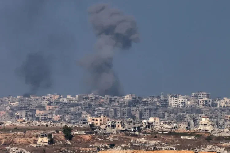 VIDEO „Gaza arde”. Ofensiva Israelul în enclavă, lansată la câteva ore după întâlnirea lui Rubio cu Netanyahu / Mii de palestinieni au fugit din calea bombardamentelor peste noapte