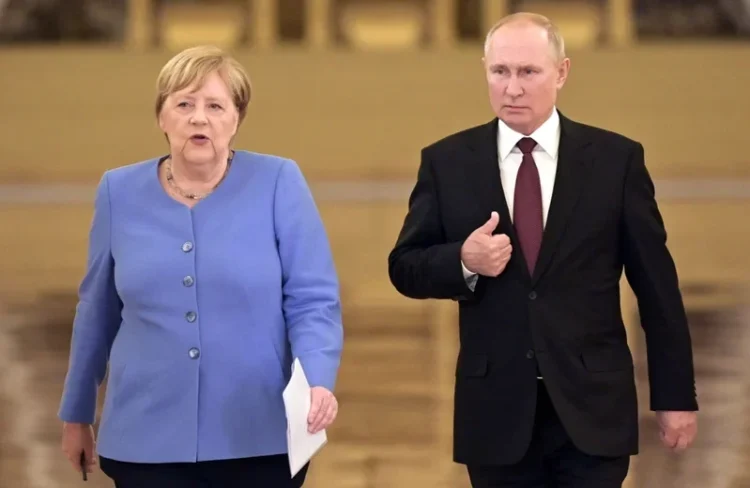 Merkel acuză Polonia și statele baltice că Rusia a invadat Ucraina. Un profesor universitar dă cu ea de pământ: „Este cea mai nerușinată pervertire a istoriei pe care femeia asta a făcut-o” VIDEO