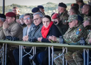 „Dacian Fall 2025”: Oana Țoiu subliniază nevoia de a crește numărul forțelor aliate în România pe flancul estic pentru a întări capacitatea NATO de apărare „Dacian Fall 2025”: Oana Țoiu subliniază nevoia de a crește numărul forțelor aliate în România pe flancul estic pentru a întări capacitatea NATO de apărare