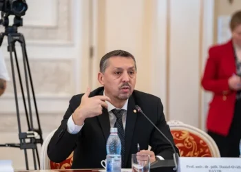 Miniștrii Educației din România și Ucraina au agreat constituirea unui grup de lucru la nivel tehnic privind învățământul în limba maternă Miniștrii Educației din România și Ucraina au agreat constituirea unui grup de lucru la nivel tehnic privind învățământul în limba maternă