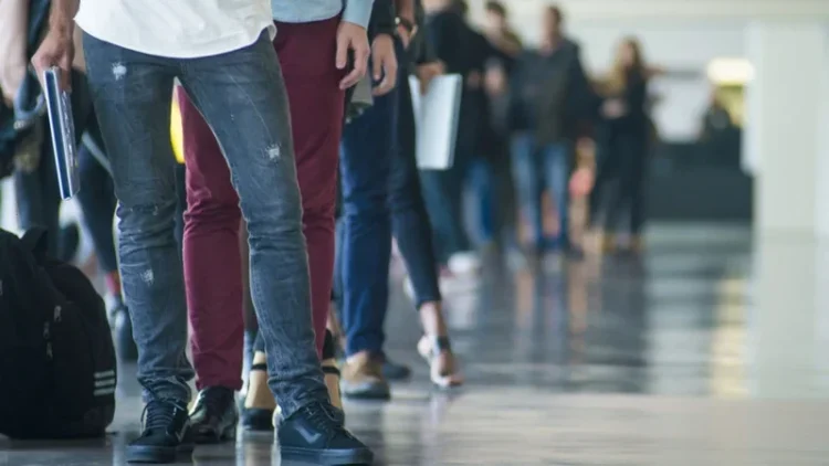 Rata șomajului a crescut în noiembrie. Câți români mai primesc indemnizație