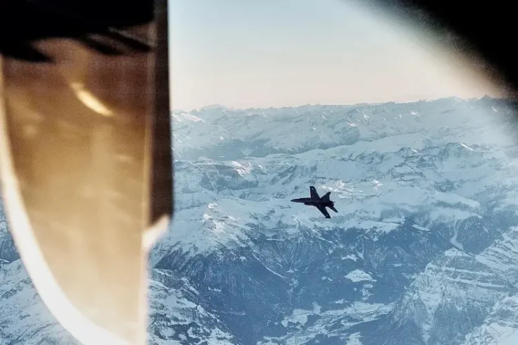 Nicușor Dan publică înregistrarea dintre turnul de control și pilotul de pe Spartan, dinainte ca avioanele elvețiene F-18 să escorteze aeronava președintelui / Șeful statului spune că e un „atac” la adresa credibilității României – AUDIO