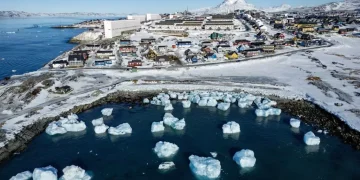Poate UE apăra Groenlanda prin articolul 42.7?