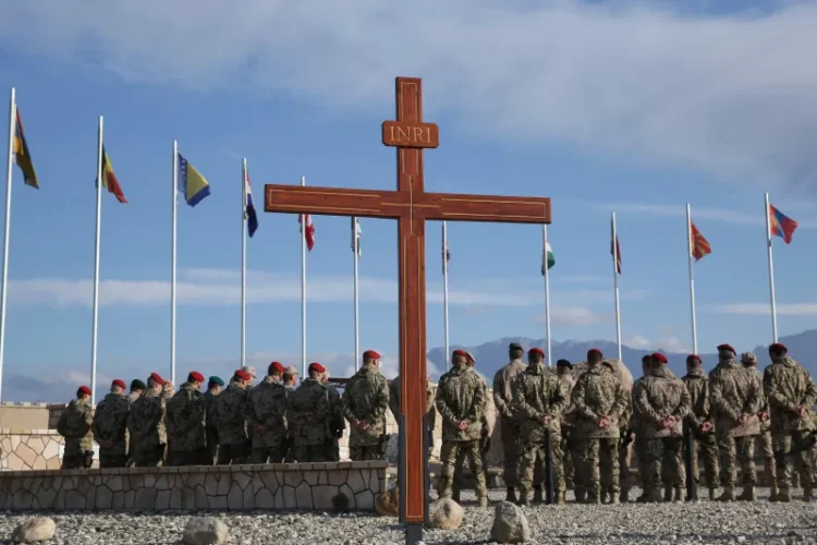 Afirmațiile lui Trump, condamnate de veterani și lideri europeni. „Am plătit cu sânge pentru această alianță” și „nu toată lumea s-a întors acasă”