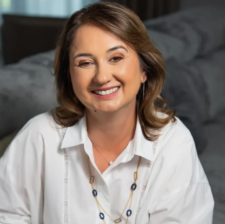 De la banking la consultant financiar. Cum arată curajul pe care l-a avut Laura Mihai de a ieși de sub umbrela siguranței: „Oamenii ajung să aibă încredere în tine nu pentru cine ești, ci pentru cum lucrezi”