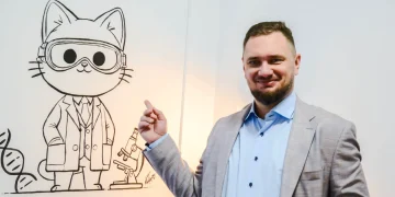 Români care schimbă medicina: Claudiu Mirescu și ideea curajoasă care ar putea rescrie manualul prevenției cancerului