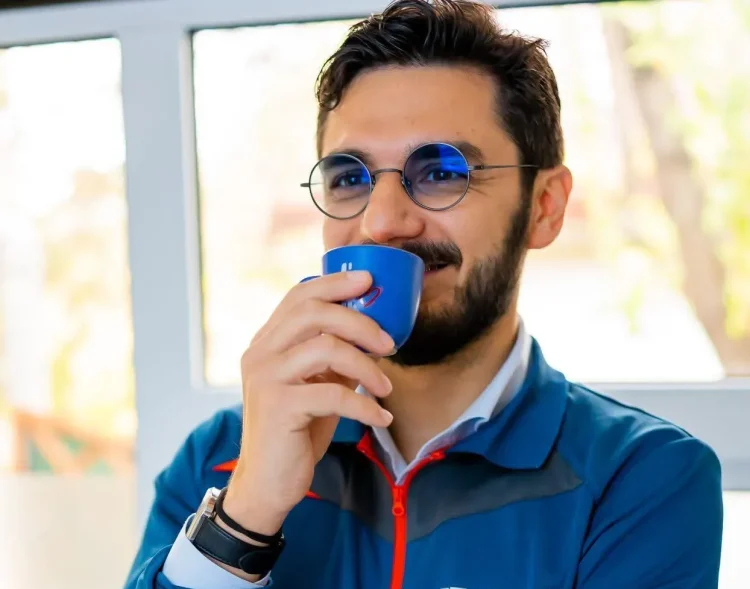 „Am dormit în depozit și m-am spălat la lighean, dar nu m-am oprit”. Francesco Magaldi, italianul care a construit succesul în Botoșani, după o viață de luptă și renunțări „Am dormit în depozit și m-am spălat la lighean, dar nu m-am oprit”. Francesco Magaldi, italianul care a construit succesul în Botoșani, după o viață de luptă și renunțări