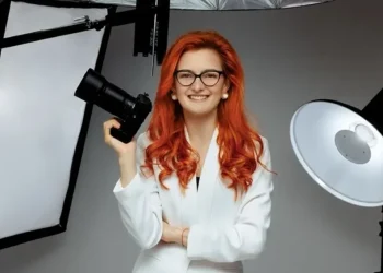 Timișoreanca Oana Vedinaș face artă din fiecare fotografie: cum a ajuns unul dintre cei mai talentați și influenți fotografi din România