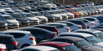 Românii încă preferă mașinile ”bunicilor” din Germania: țara noastră, unul dintre cei mai mari importatori de vehicule second-hand din UE