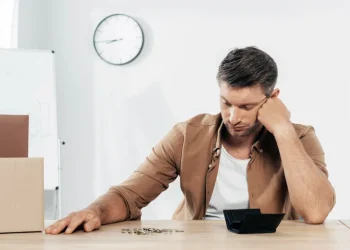 ANPC: Persoanele fizice aflate în dificultate pot apela la procedura de insolvență, prin care-și pot restructura sau chiar șterge datoriile