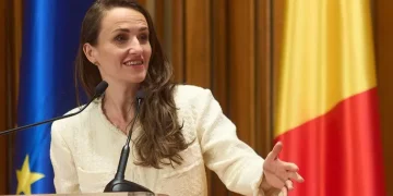 România a fost invitată de Franța să discute despre umbrela nucleară, deși suntem sub protecția SUA. Oana Țoiu: „Decizia se ia în CSAT”