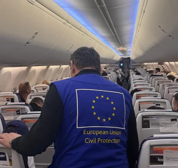 MAE: Alți 96 de cetățeni români au revenit în țară printr-un zbor de repatriere organizat de România prin rescEU