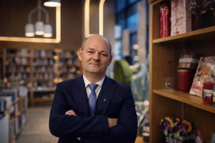 Excursii de 6.000 de euro în școli și presiune pe copii: ce se întâmplă, de fapt, în culisele educației din România? Zeno Daniel Șuștac rupe tăcerea și spune lucrurilor pe nume