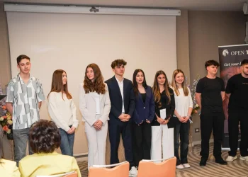 Dincolo de destinație este procesul: Cum a transformat prima ediție bucureșteană „Hug the Unknown by Open Tribe” viziunea tinerilor într-o victorie palpabilă