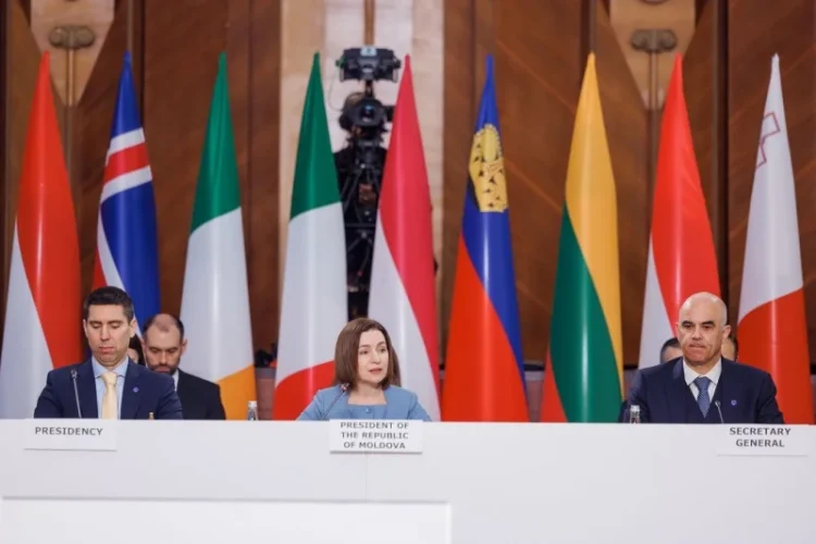 Maia Sandu, la Sesiunea Ministerială a Comitetului de Miniștri al Consiliului Europei: „Extinderea UE și apărarea vieții democratice europene sunt unul și același act de rezistență” Maia Sandu, la Sesiunea Ministerială a Comitetului de Miniștri al Consiliului Europei: „Extinderea UE și apărarea vieții democratice europene sunt unul și același act de rezistență”