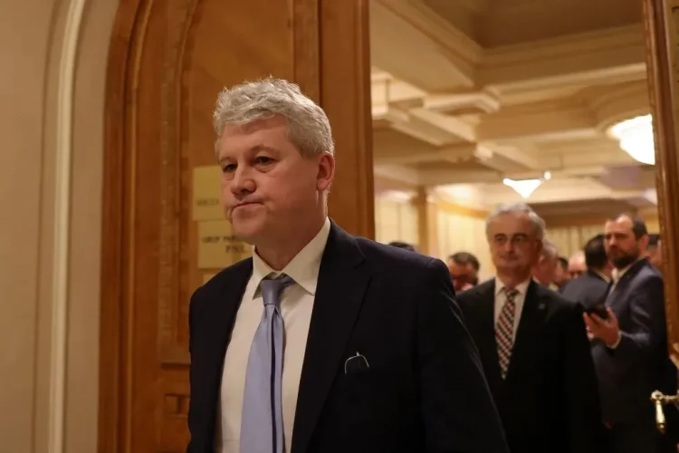 DOCUMENT. Cum a decis PNL să intre în opoziție. E definitiv? „Facțiunea Predoiu” a părăsit sala