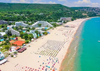 Cât costă vacanța în România vs Bulgaria în 2026: prețurile pe care turiștii trebuie să le plătească pentru un sejur de 7 nopți