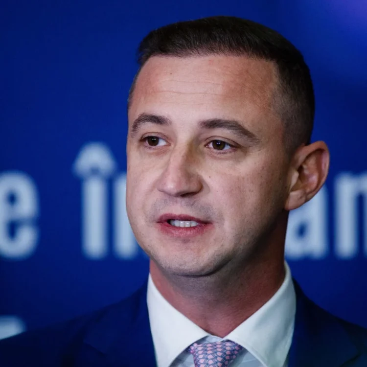 Cum ne dau politicienii PSD lecții de modă pe banii statului
