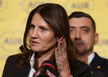 Anca Alexandrescu îl atacă pe Călin Georgescu după scandalul de la Realitatea Plus și spune că AUR este într-o capcană Anca Alexandrescu îl atacă pe Călin Georgescu după scandalul de la Realitatea Plus și spune că AUR este într-o capcană