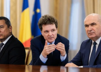 Nicușor Dan reia luni consultările cu partidele, fără o soluție la vedere pentru criza politică