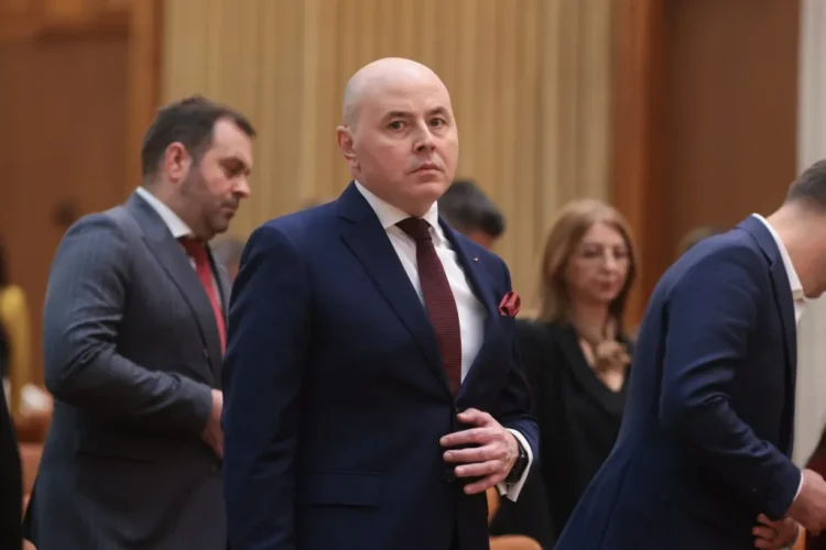 Alexandru Muraru din PNL reacționează dur după decizia CCR privind legea integrității și îi cere primarului Dominic Fritz să respecte hotărârea instanței fără să se victimizeze politic Alexandru Muraru din PNL reacționează dur după decizia CCR privind legea integrității și îi cere primarului Dominic Fritz să respecte hotărârea instanței fără să se victimizeze politic