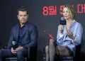 Charlize Theron atrage atenția la Seul cu o fustă transparentă purtată la promovarea filmului The Odyssey