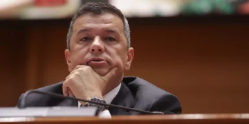 Parlamentul a adoptat legea care amână închiderea centralelor pe cărbune, deși Nicușor Dan a anunțat că nu o va promulga