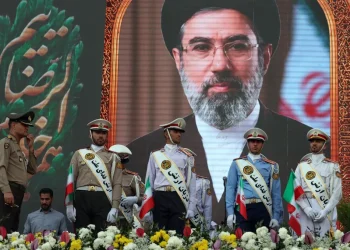 Mojtaba Khamenei conduce Iranul din umbră, susțin oficialii, deși nu a mai fost văzut sau auzit de șase luni