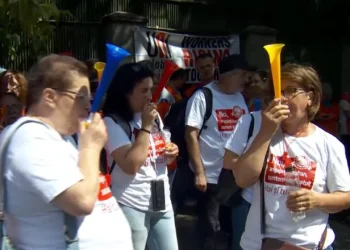 Pîslaru acuză sindicatele că se opun unei legi care ar aduce creșteri salariale pentru 80% din sectorul public