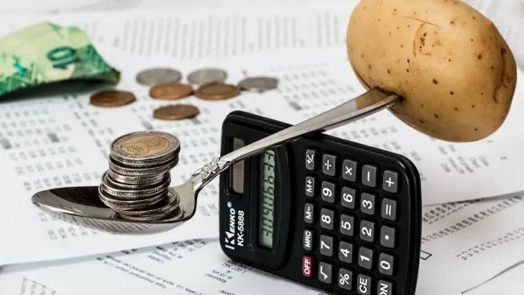 Inflația coboară sub 10% în iulie, însă serviciile continuă să se scumpească puternic Inflația coboară sub 10% în iulie, însă serviciile continuă să se scumpească puternic
